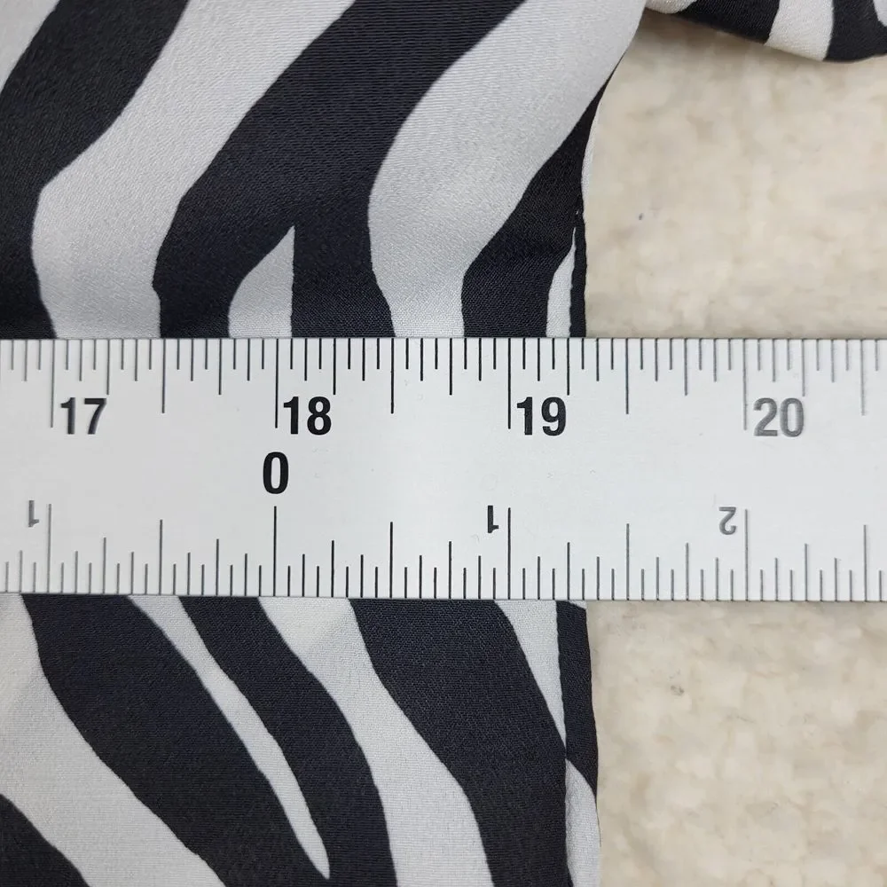 Michael Kors Shirt Womens Small Zebra Print V Neck Gold Hardware Short Sleeve‎